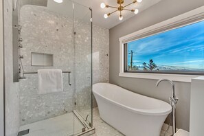 Shower, hair dryer, bidet, towels - Upscale w/ Views, Fireplace, Close to Ski Resorts (Salt Lake City)