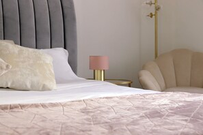 1 bedroom, desk, free WiFi, bed sheets