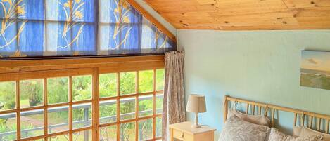 3 bedrooms, desk, free WiFi, bed sheets