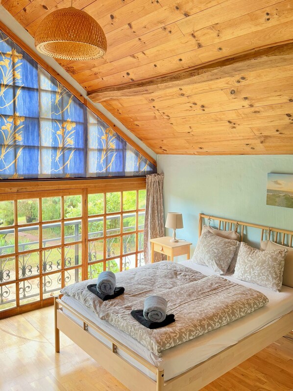 3 bedrooms, desk, free WiFi, bed sheets - Wellness villa in the countryside with saltwater pool and sauna (Simorre, Brandelin)