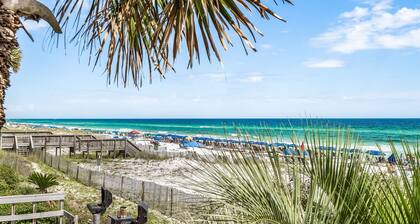 Cozy, Top Floor Rental in Destin | Steps to Beach