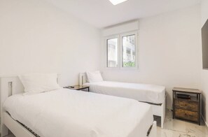 2 makuuhuonetta, silitysrauta/-lauta, ilmainen Wi-Fi, vuodevaatteet