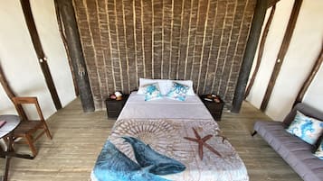 4 bedrooms, desk, free WiFi, bed sheets