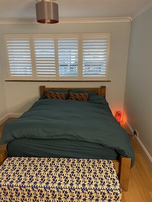 3 bedrooms, WiFi, bed sheets - 3 bed house in East Ham , east london with a garden (London)