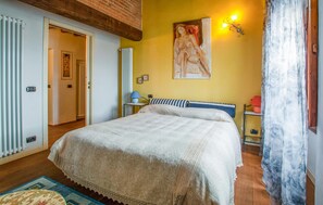 3 bedrooms, free WiFi, bed sheets
