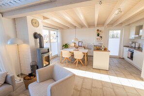 Interior - Newly built vacation home with many highlights (sauna, fireplace and first lake location) (Nordhorn)