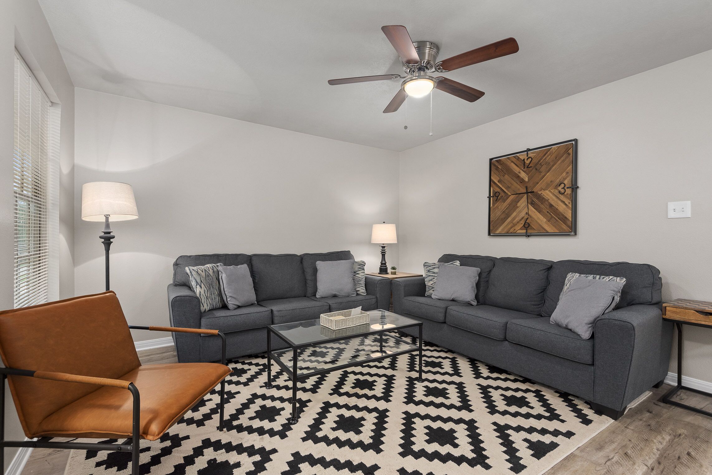 King beds, two living rooms and plenty of parking