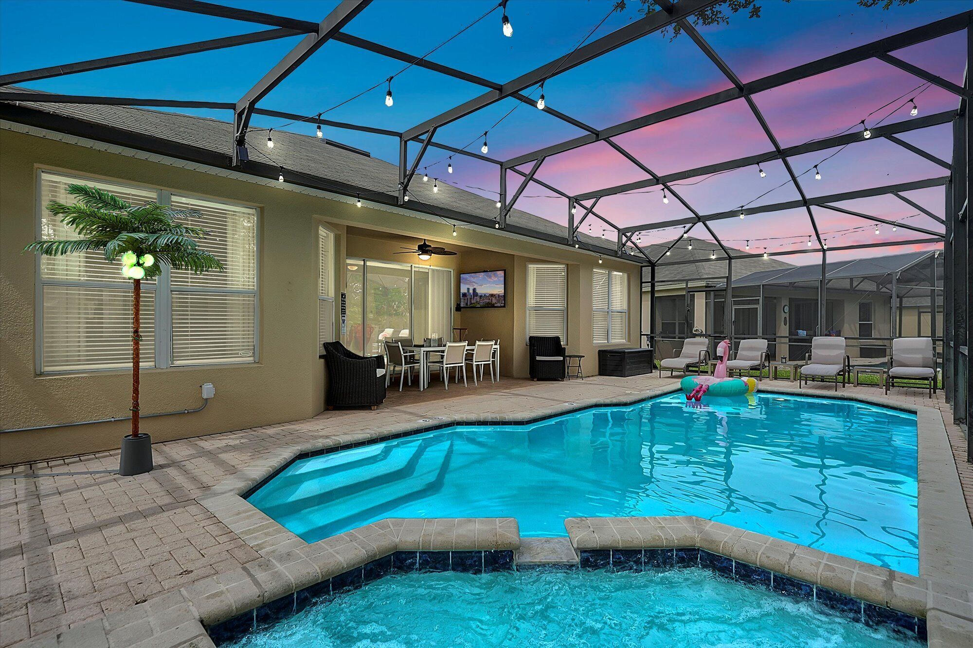 Windsor Hills Pool Home 3 mi to Disney! Massage Chair!