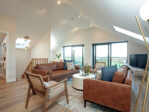 Living area - 4 bedroom accommodation in Tintagel (Tintagel)