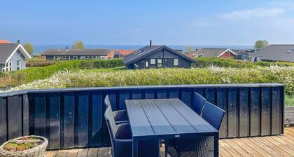 Gorgeous home in Sjølund with sauna