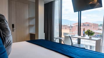 Literie de qualité supérieure, matelas Tempur-Pedic, minibar