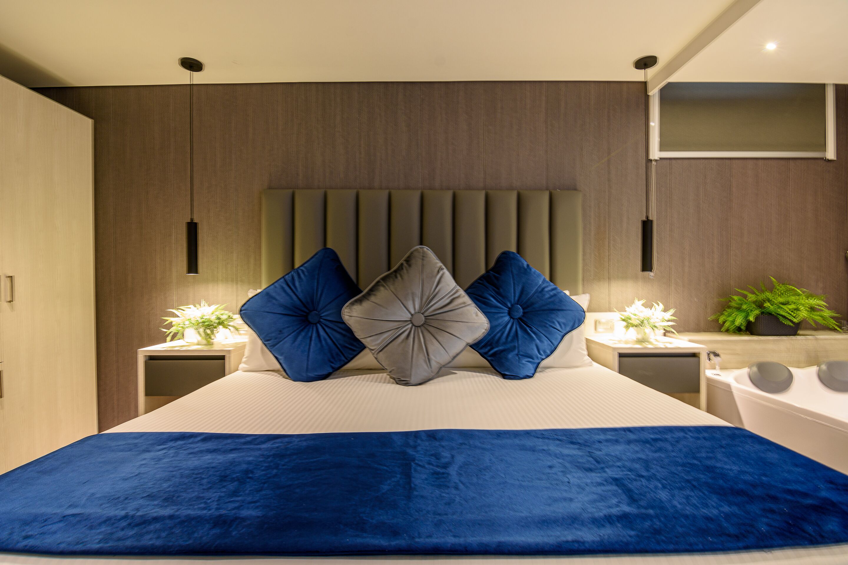 Ropa de cama de alta calidad, colchones Tempur-Pedic y minibar 