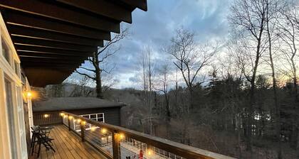 Beautiful Mid-Century Modern Home in Downtown Waynesville