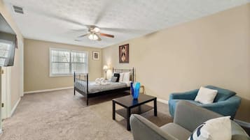 2 bedrooms, iron/ironing board, WiFi