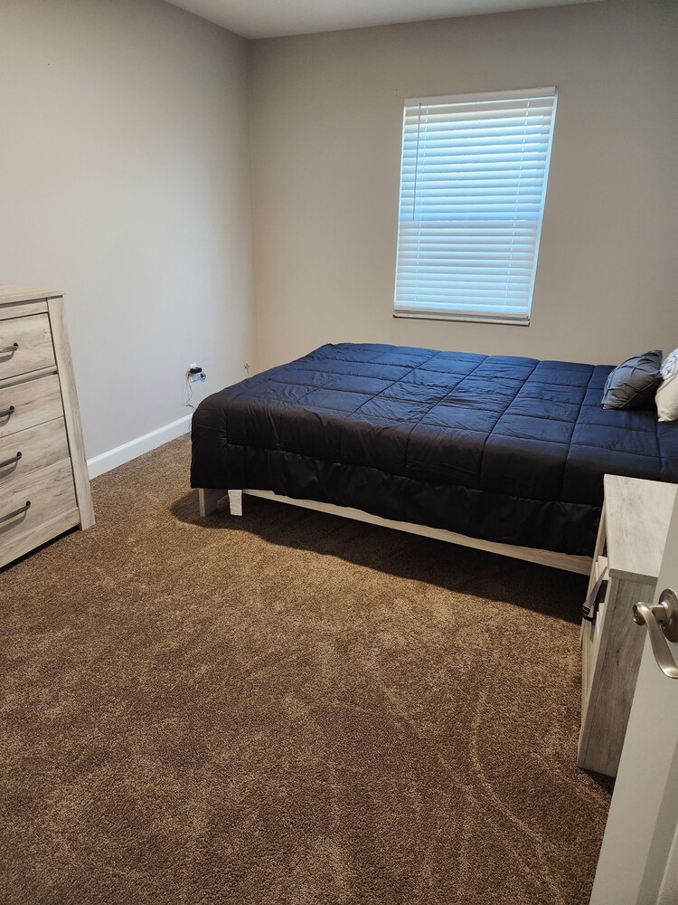 3 bedroom 2.5 bathroom 2 floor duplex duplex in the heart of kettering