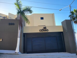 Fachada de la propiedad