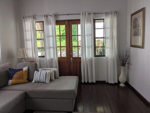 Smart TV, books - Amazing view of St. Georges inner harbour (Saint George's)