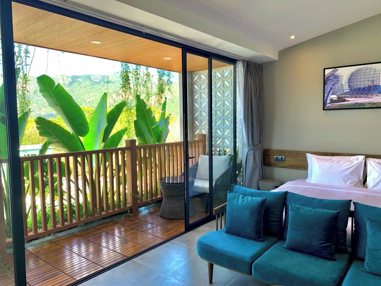 Suite, balcon, vue montagne | Literie de qualité supérieure, minibar, coffres-forts dans les chambres