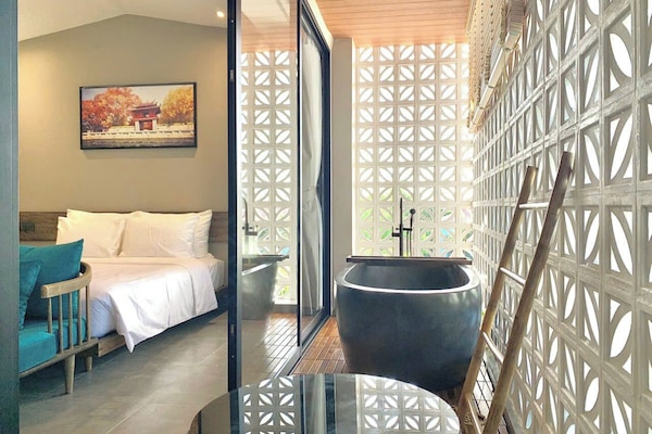 Suite, Bathtub | Terrace/patio