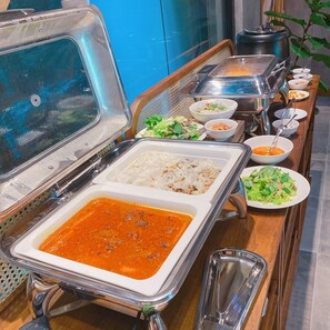 包含每日自助早餐