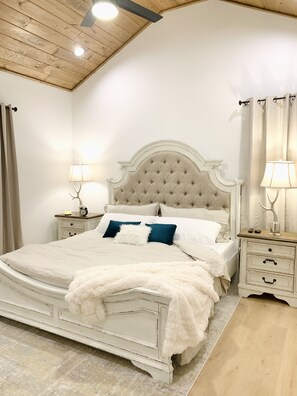 3 Schlafzimmer, Schreibtisch, Reisekinderbett, kostenloses WLAN