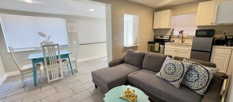 Sunshine & Chill - 1 Bd Apt near the beach