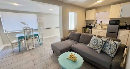 Sunshine & Chill - 1 Bd Apt near the beach