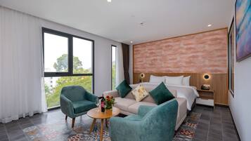 Schreibtisch, kostenloses WLAN, Bettwäsche