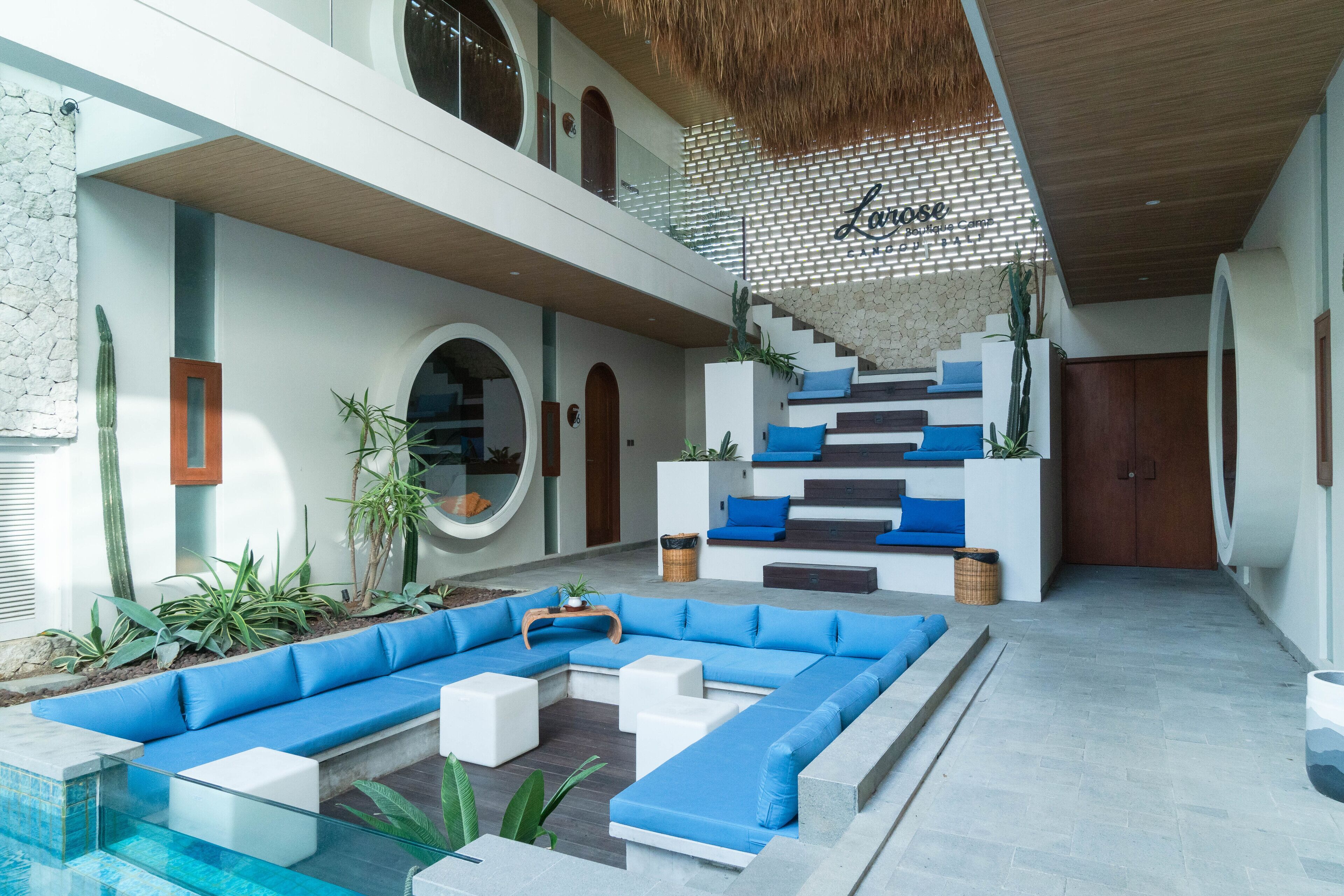 SUITE CAMP | Living area | Smart TV