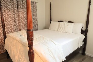 1 habitación, escritorio, tabla de planchar con plancha y wifi 