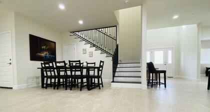 Brand new built 2022, 15 mins to Disneyland