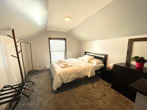 5 bedrooms, free WiFi, bed sheets
