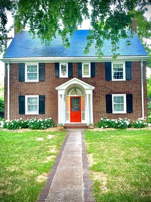 Exterior - Historic Brick Colonial w/Amazing Kitchen- Close to downtown (Omaha)