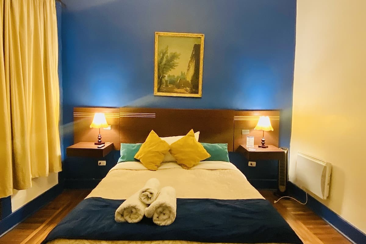 Standard Room | 1 bedroom, minibar, WiFi (free), bed sheets
