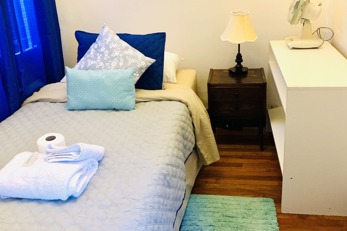 Economy Room | 1 bedroom, minibar, WiFi (free), bed sheets