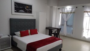 Kamar Double Standar | Wi-Fi gratis dan seprai linen