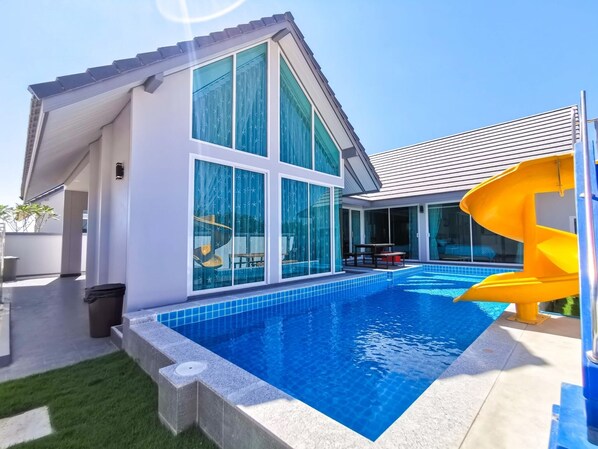 Outdoor pool - C Pool Villa Cha-am (Phetchaburi)