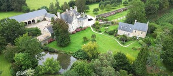 Castle for 15 people  near the sea and the d-day beaches in Normandy 