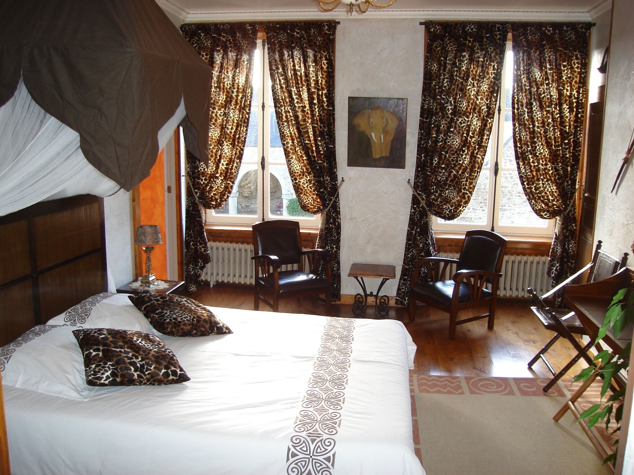 8 bedrooms, iron/ironing board, WiFi
