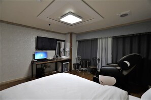 Kamar Double Klasik | Seprai katun Mesir, seprai premium, dan selimut bulu angsa