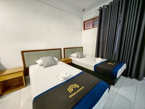 Standaard kamer, 1 slaapkamer | Een strijkplank/strijkijzer