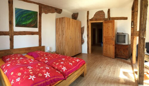 Lindenwohnung im Gutshaus Reidervitz, 1,3 km bis zum Strand
