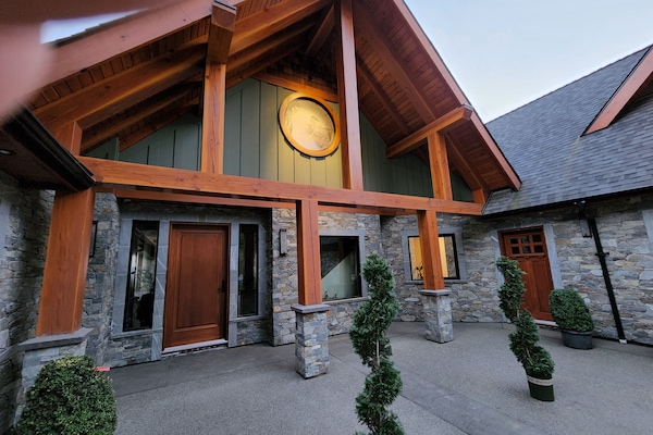 Resort Style Entrance