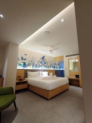 Minibar, in-room safe, individually decorated, individually furnished - Signature Hotels (Visakhapatnam)