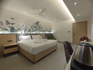 Minibar, in-room safe, individually decorated, individually furnished - Signature Hotels (Visakhapatnam)