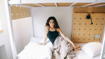 Bed in 6 Beds Female Dormitory Room (31) | Free WiFi, bed sheets