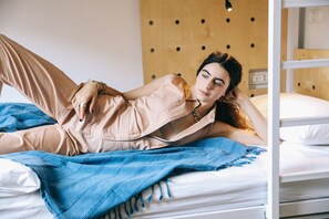 Free WiFi, bed sheets - Gia dormitory (Tel Aviv)