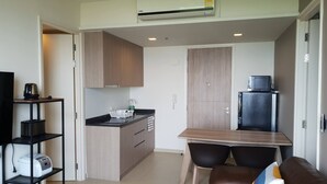 อพาร์ทเมนท์, 2 ห้องนอน, พร้อมสิ่งอำนวยความสะดวกสำหรับผู้พิการ, ระเบียง | ครัวส่วนตัว
