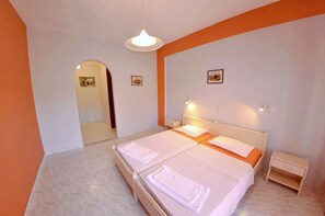 House, 2 Bedrooms, Smoking