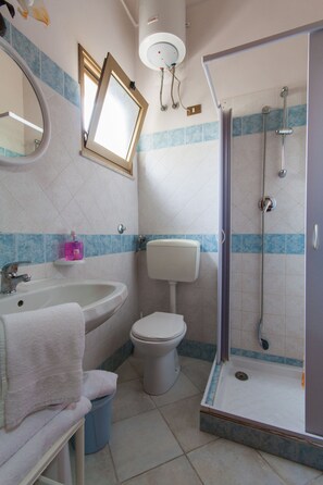 Room, 1 Bedroom, Smoking | Bathroom - B B La Pergola, Custonaci Trapani Minaudo Rentals Garage (Custonaci)